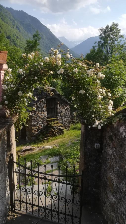 Shanty Calasca-Castiglione Buitenkant foto